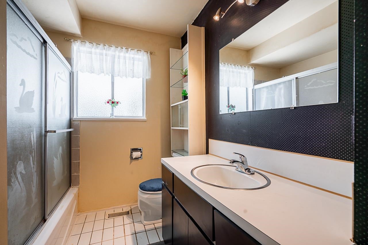 2294 Austin Avenue - Central Coquitlam Single Family Residence for Sale, 5 Bedrooms (R3069622)# - 12