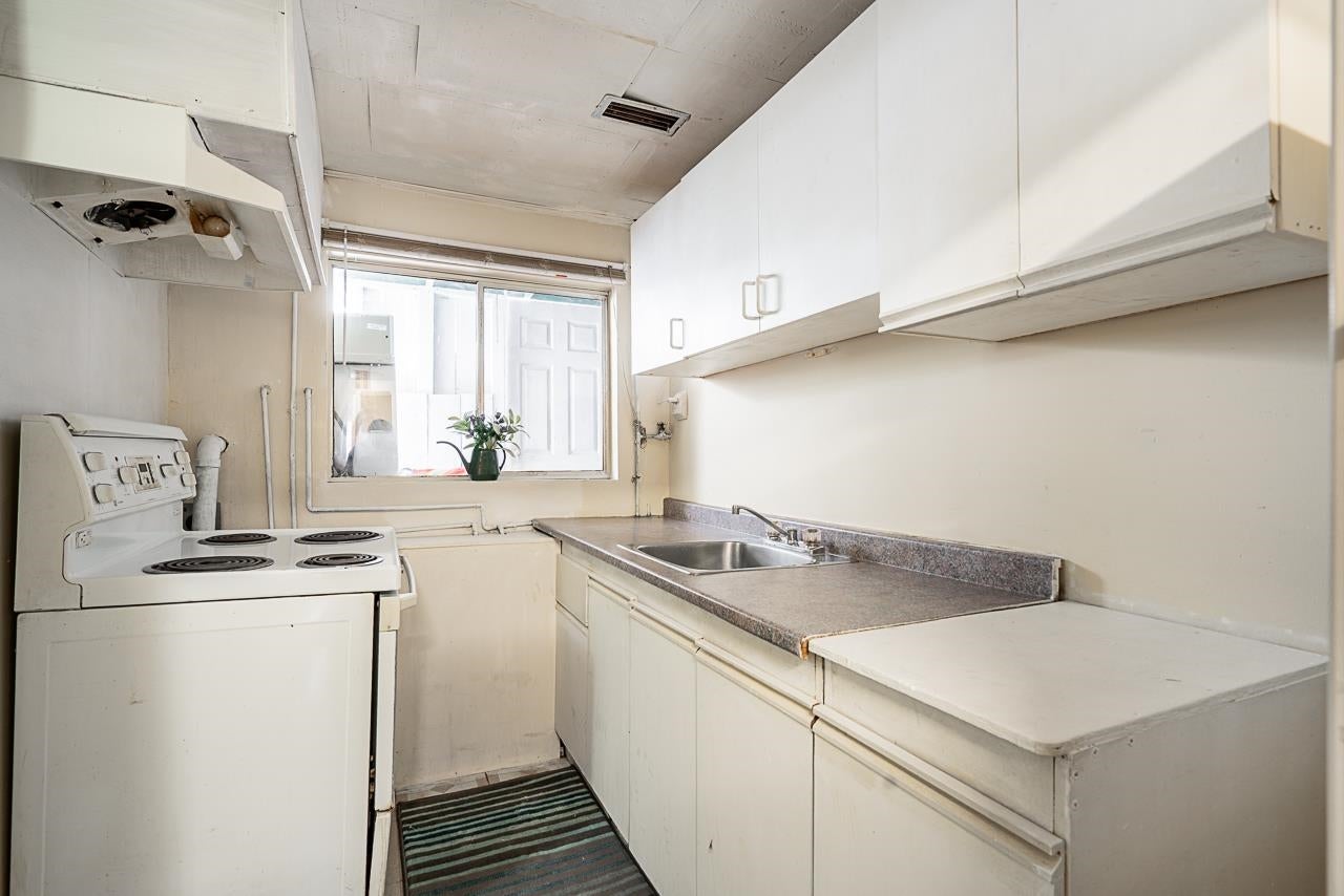 2294 Austin Avenue - Central Coquitlam Single Family Residence for Sale, 5 Bedrooms (R3069622)# - 15