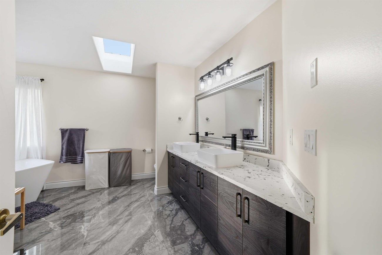 2773 Nadina Drive - Coquitlam East Single Family Residence for Sale, 5 Bedrooms (R3069636)# - 19