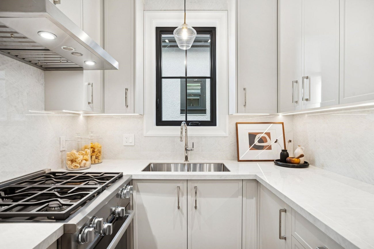 3970 Eton Street - Vancouver Heights Single Family Residence for Sale, 7 Bedrooms (R3069664)# - 13