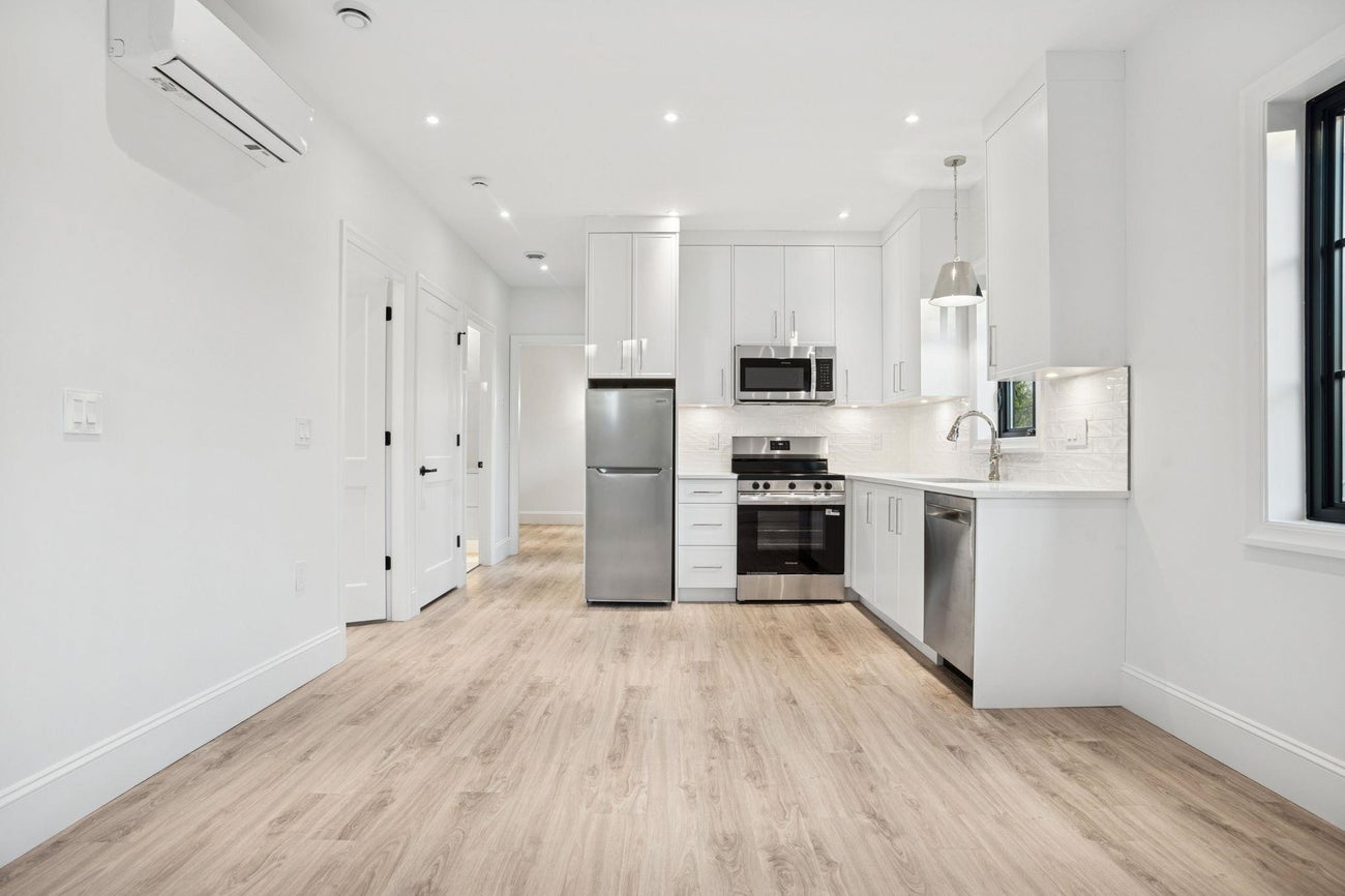 3970 Eton Street - Vancouver Heights Single Family Residence for Sale, 7 Bedrooms (R3069664)# - 31