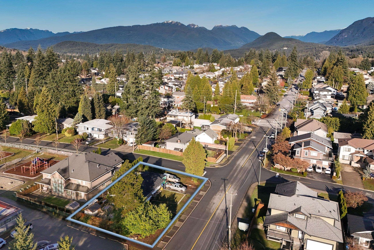 740 Porter Street - Central Coquitlam Single Family Residence for Sale, 3 Bedrooms (R3069734)# - 4