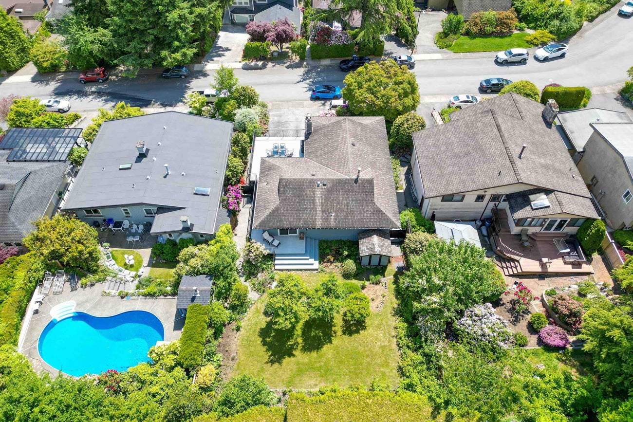 2527 Arundel Lane - Coquitlam East Single Family Residence for Sale, 4 Bedrooms (R3070022)# - 32