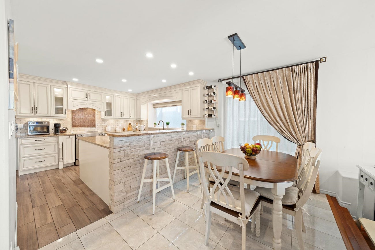 2258 Sorrento Drive - Coquitlam East Single Family Residence for Sale, 6 Bedrooms (R3070195)# - 11