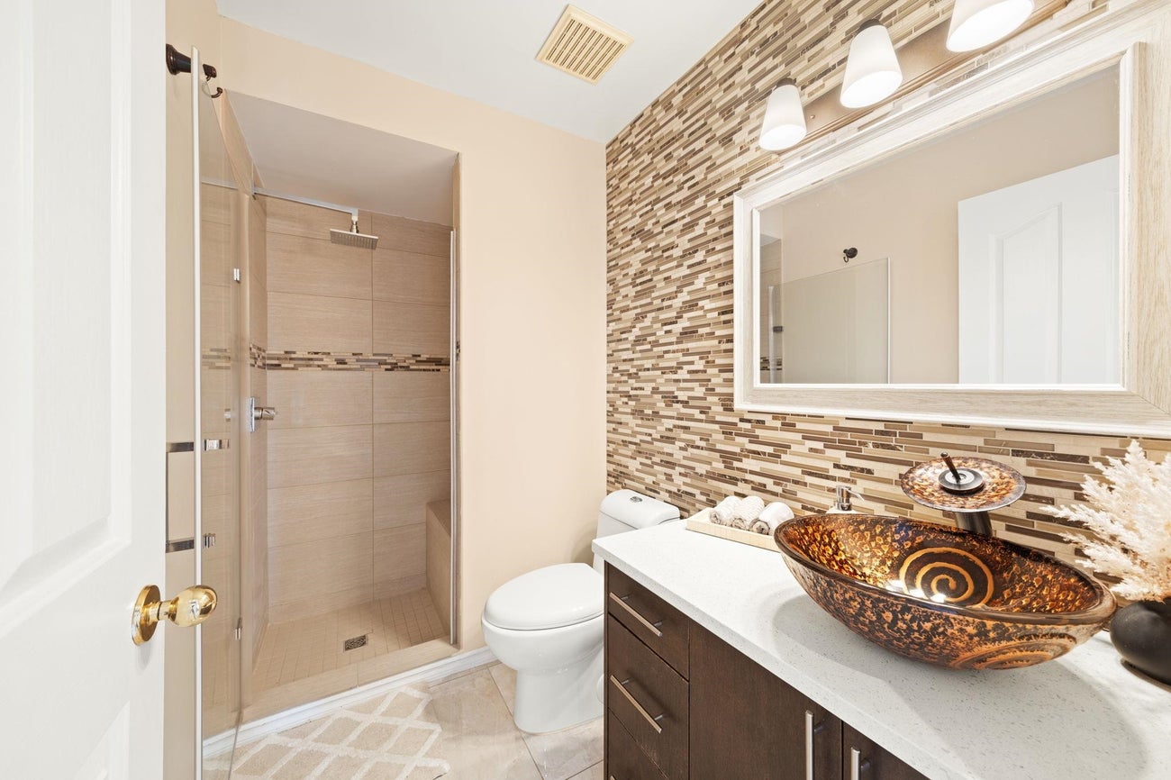 2258 Sorrento Drive - Coquitlam East Single Family Residence for Sale, 6 Bedrooms (R3070195)# - 18