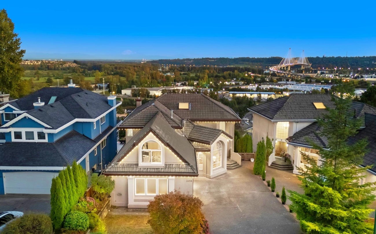 2258 Sorrento Drive - Coquitlam East Single Family Residence for Sale, 6 Bedrooms (R3070195)# - 2