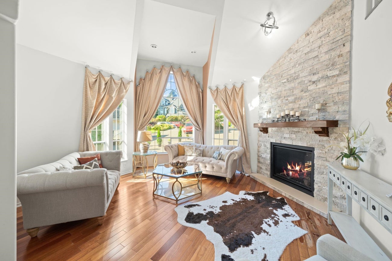 2258 Sorrento Drive - Coquitlam East Single Family Residence for Sale, 6 Bedrooms (R3070195)# - 6