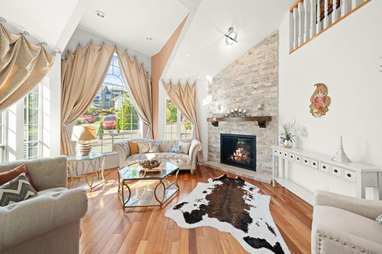 2258 Sorrento Drive - Coquitlam East Single Family Residence for Sale, 6 Bedrooms (R3070195)# - 7