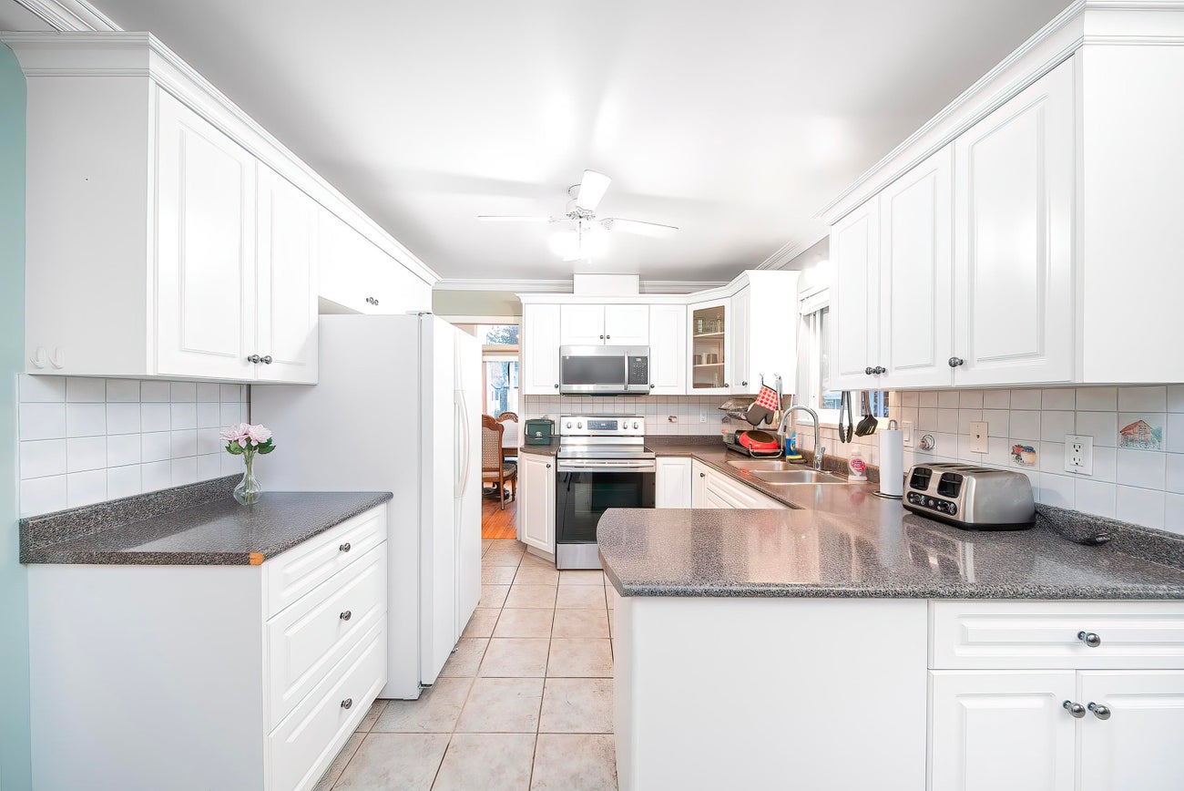 951 Everett Crescent - Sperling-Duthie Single Family Residence for Sale, 5 Bedrooms (R3070402)# - 12