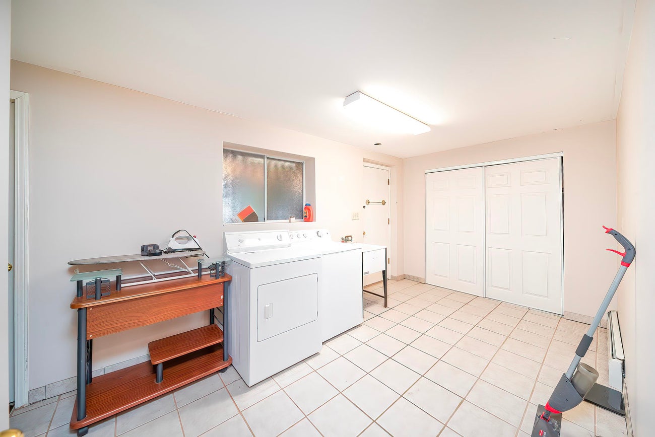 951 Everett Crescent - Sperling-Duthie Single Family Residence for Sale, 5 Bedrooms (R3070402)# - 17