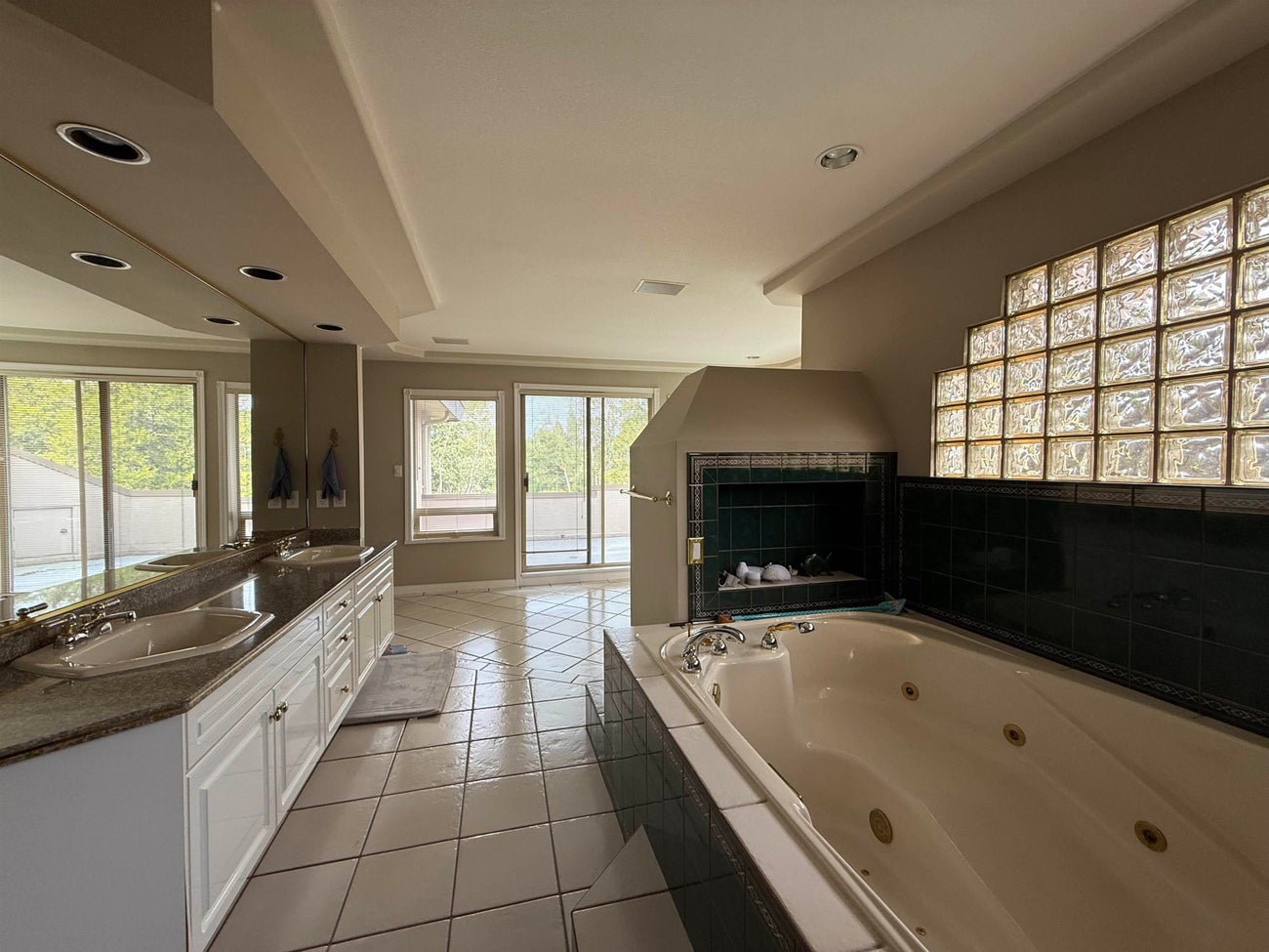 1136 Smith Avenue - Central Coquitlam Single Family Residence for Sale, 4 Bedrooms (R3070937)# - 12