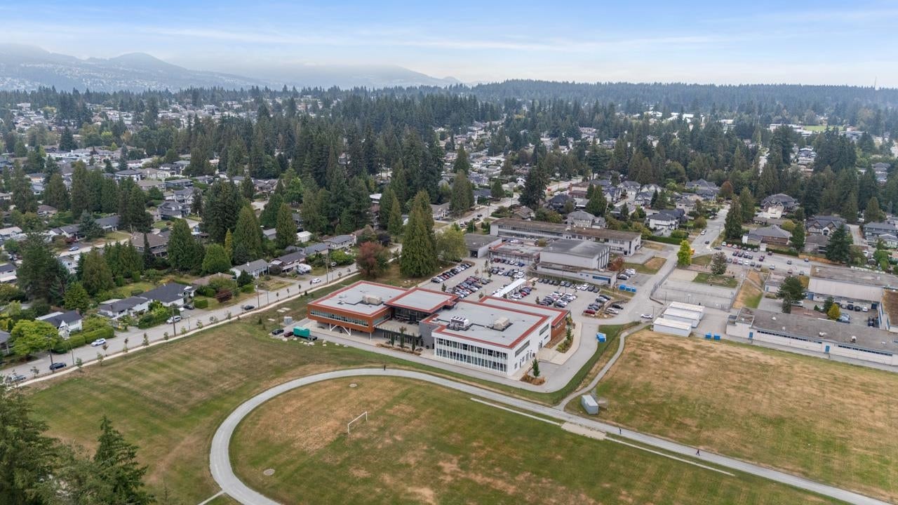 674 Blue Mountain Street - Coquitlam West Single Family Residence for Sale, 3 Bedrooms (R3071908)# - 23