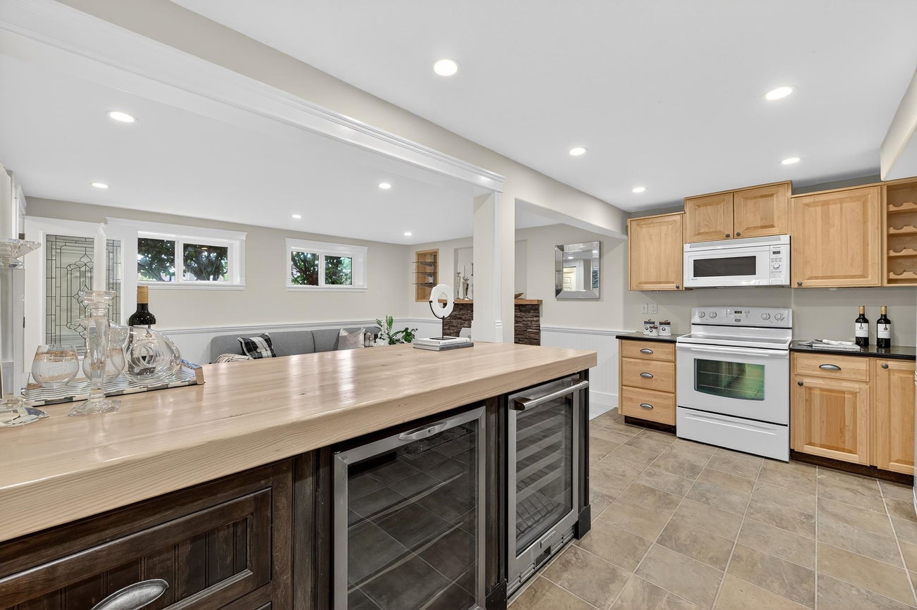 707 Newport Street - Central Coquitlam Single Family Residence for Sale, 5 Bedrooms (R3071958)# - 17