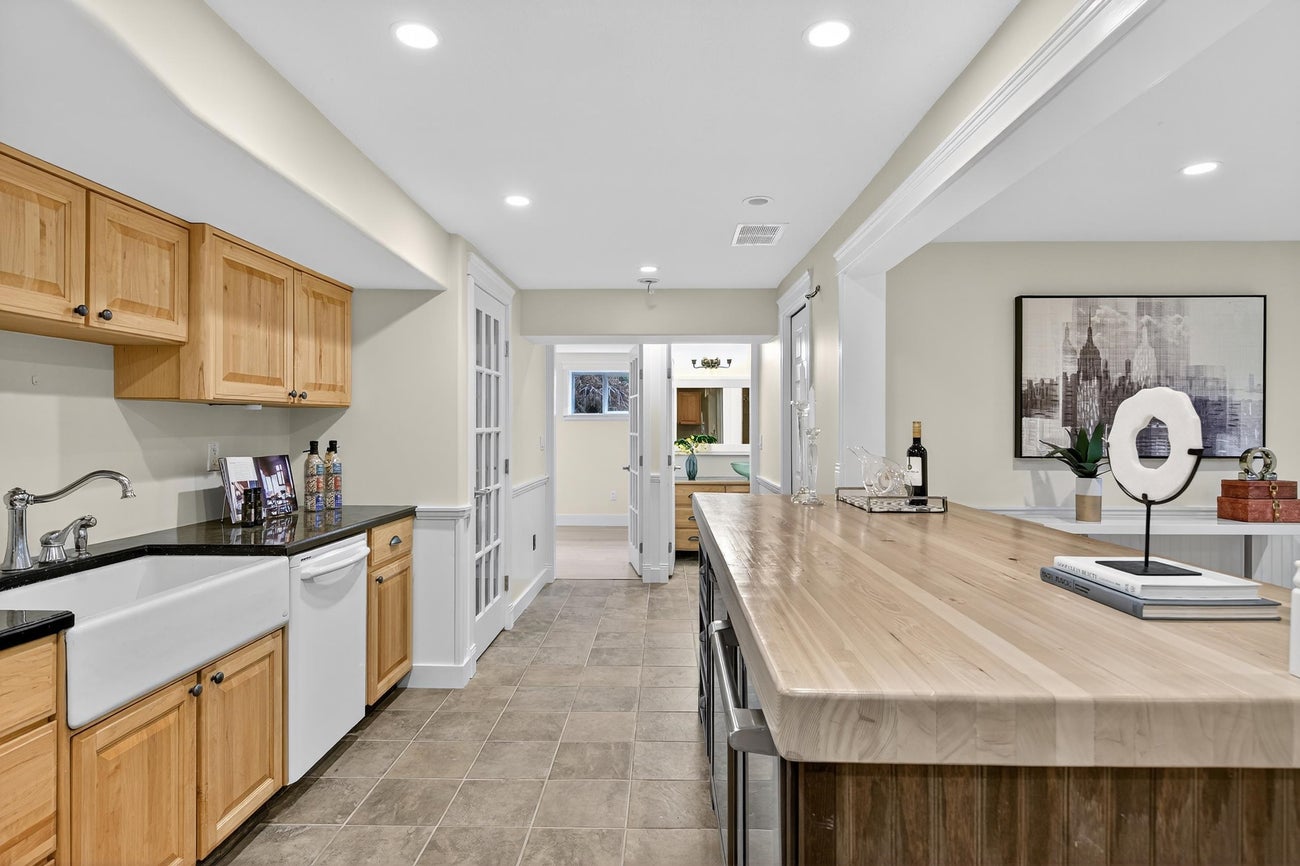 707 Newport Street - Central Coquitlam Single Family Residence for Sale, 5 Bedrooms (R3071958)# - 19