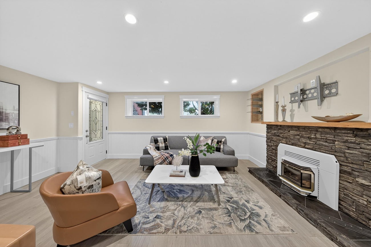 707 Newport Street - Central Coquitlam Single Family Residence for Sale, 5 Bedrooms (R3071958)# - 20