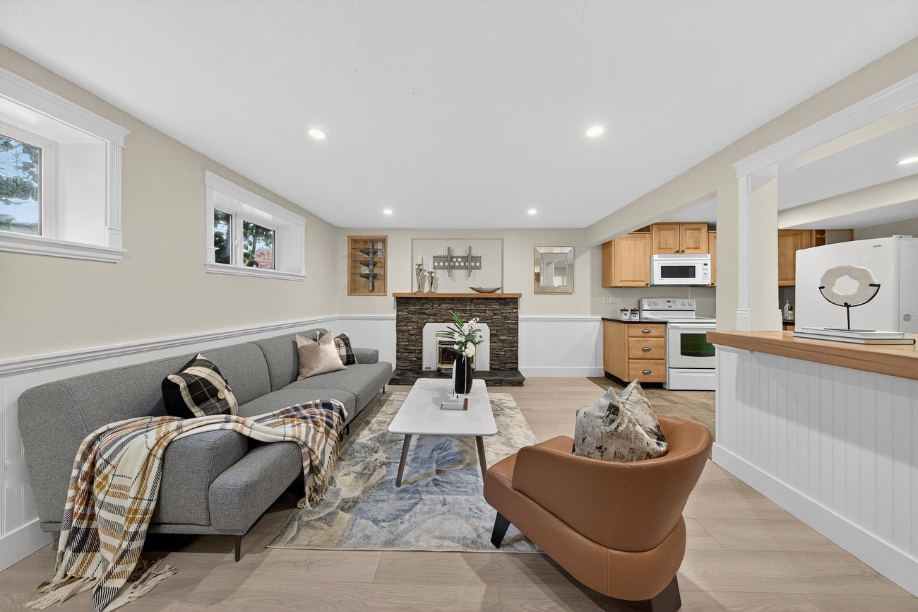 707 Newport Street - Central Coquitlam Single Family Residence for Sale, 5 Bedrooms (R3071958)# - 22