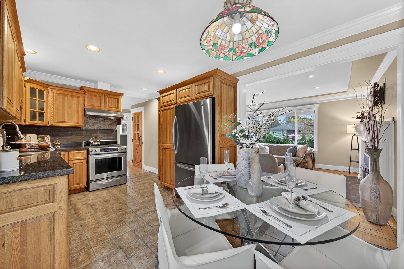 707 Newport Street - Central Coquitlam Single Family Residence for Sale, 5 Bedrooms (R3071958)# - 8