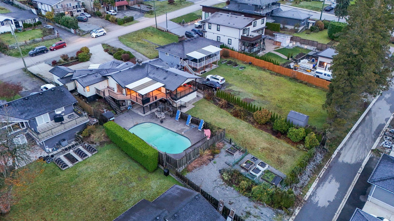 756 Shaw Avenue - Coquitlam West Single Family Residence for Sale, 3 Bedrooms (R3073044)# - 4