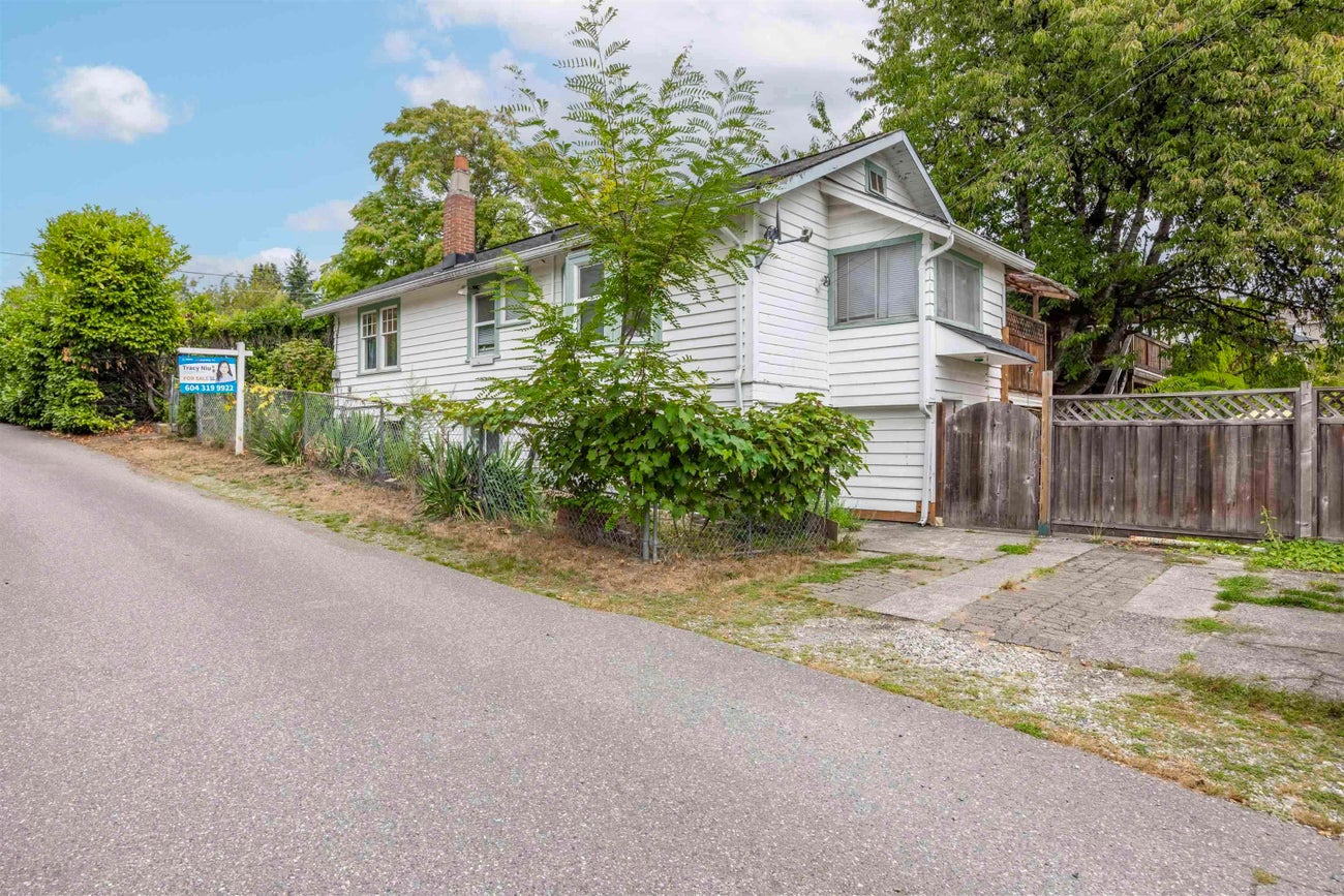 634 Rochester Avenue - Coquitlam West Single Family Residence for Sale, 6 Bedrooms (R3073360)# - 3