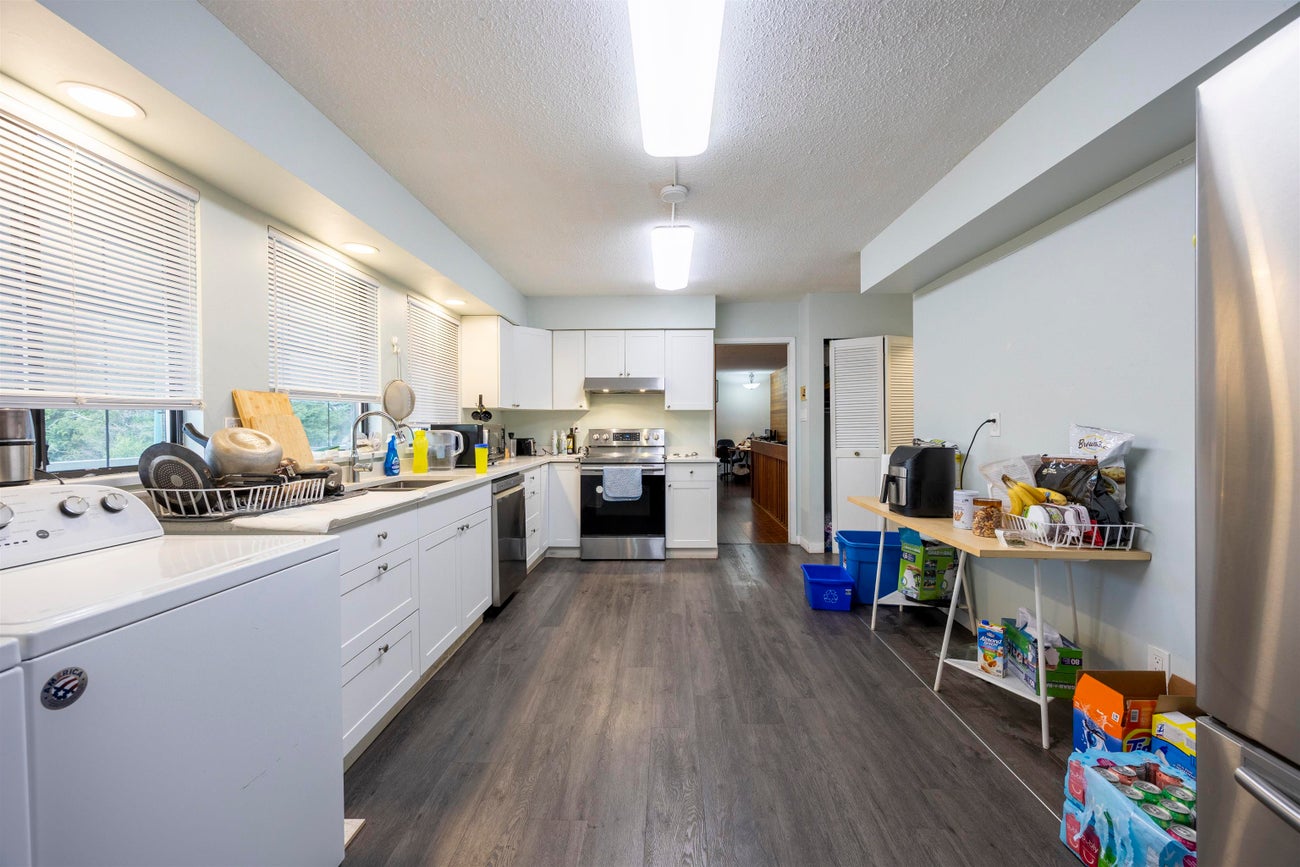 387 Mundy Street - Central Coquitlam Single Family Residence for Sale, 4 Bedrooms (R3074431)# - 9