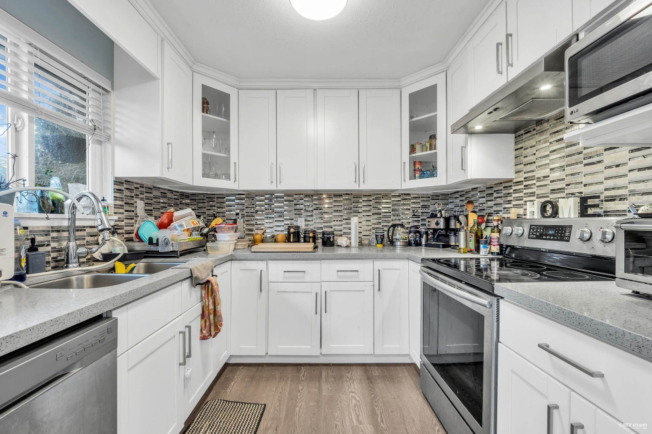 673 Lowell Court - Central Coquitlam Single Family Residence for Sale, 4 Bedrooms (R3075148)# - 11