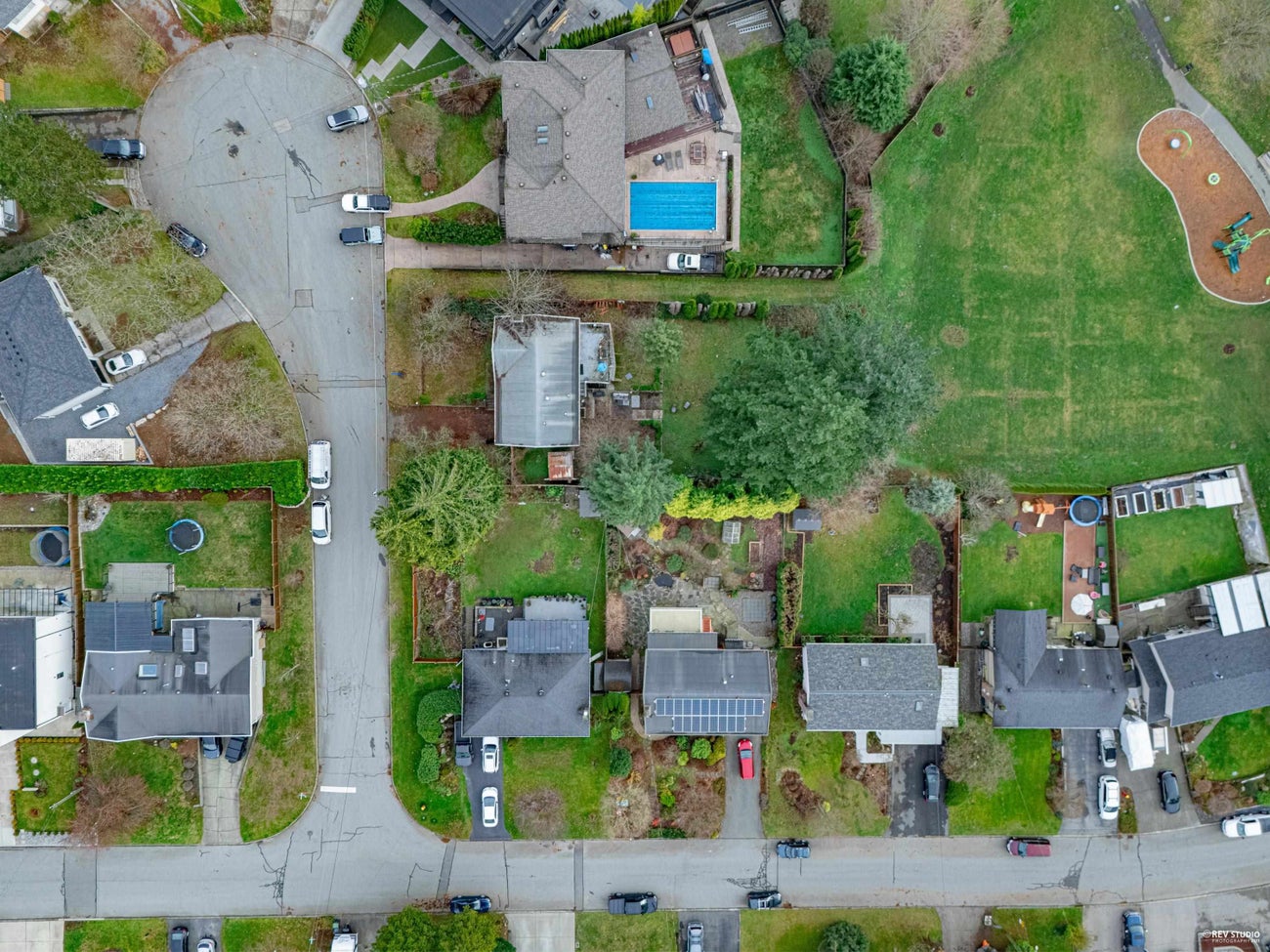 673 Lowell Court - Central Coquitlam Single Family Residence for Sale, 4 Bedrooms (R3075148)# - 36