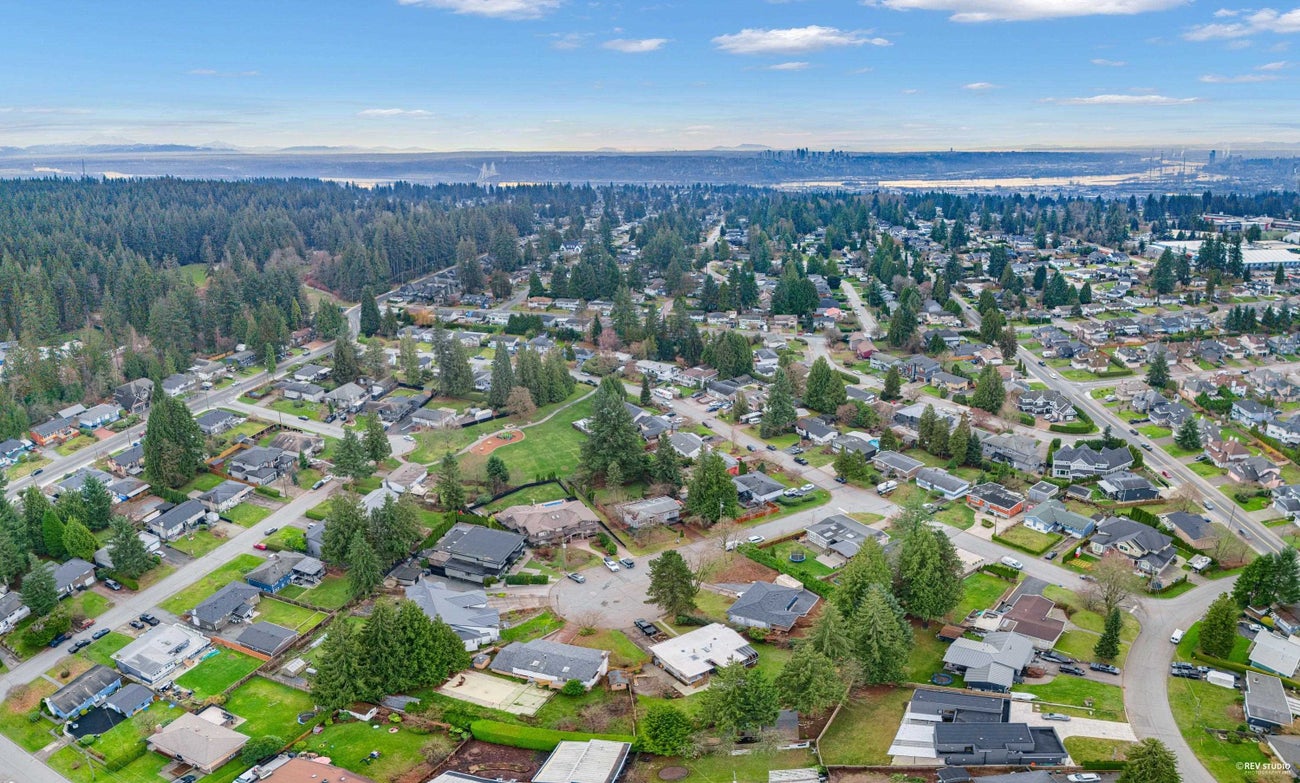 673 Lowell Court - Central Coquitlam Single Family Residence for Sale, 4 Bedrooms (R3075148)# - 38