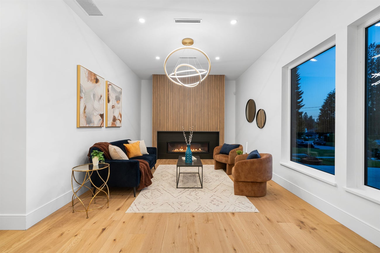 687 Poplar Street - Central Coquitlam Single Family Residence for Sale, 7 Bedrooms (R3075158)# - 6