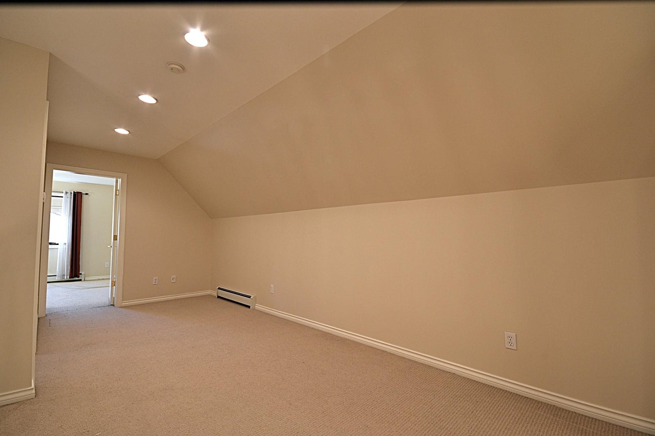 610 Robinson Street - Coquitlam West Single Family Residence for Sale, 6 Bedrooms (R3075266)# - 16