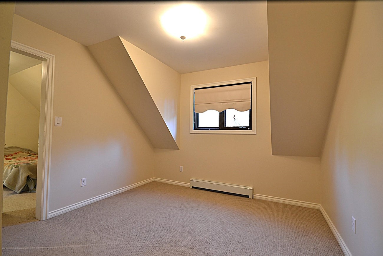 610 Robinson Street - Coquitlam West Single Family Residence for Sale, 6 Bedrooms (R3075266)# - 17