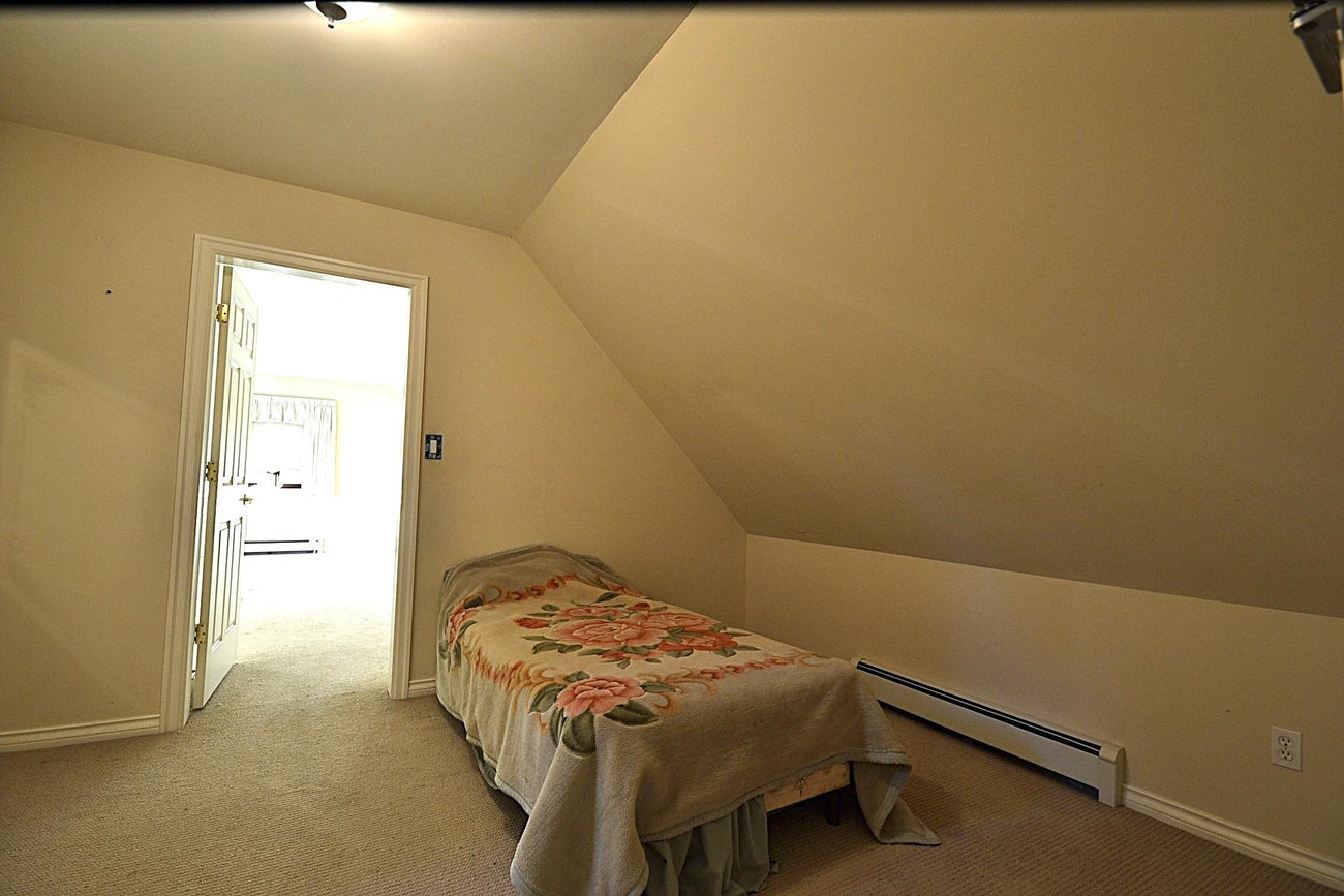 610 Robinson Street - Coquitlam West Single Family Residence for Sale, 6 Bedrooms (R3075266)# - 18