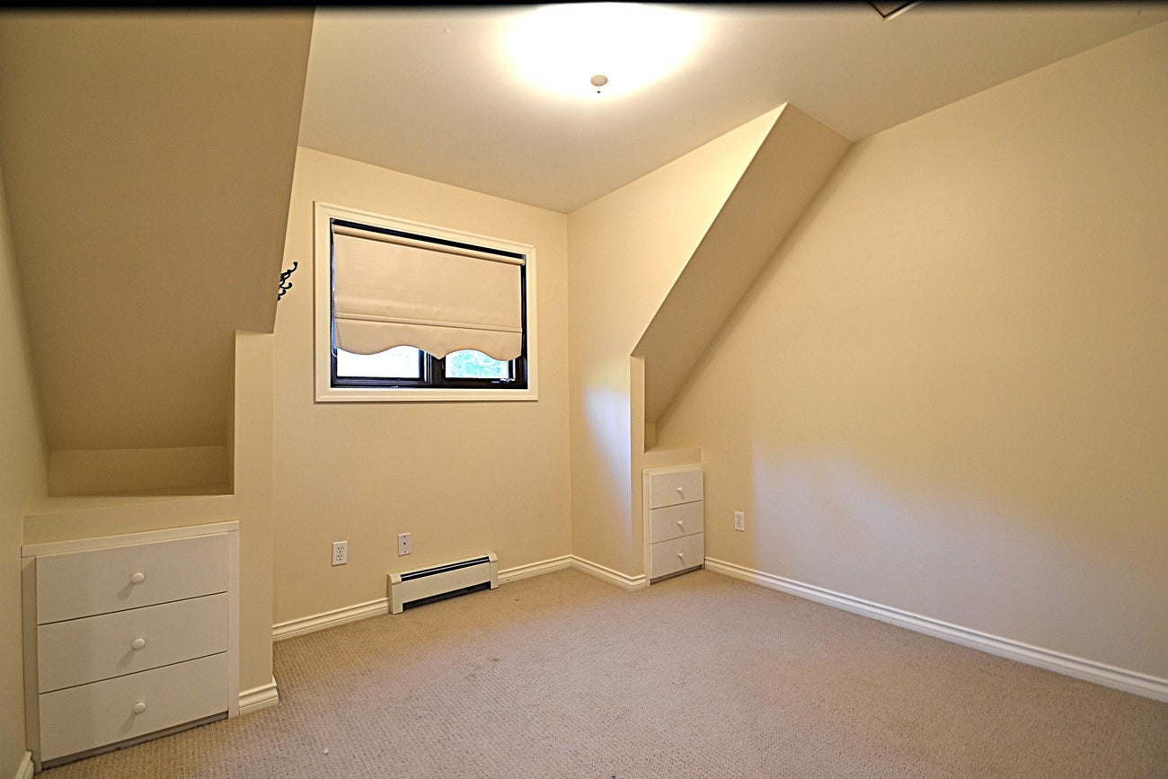 610 Robinson Street - Coquitlam West Single Family Residence for Sale, 6 Bedrooms (R3075266)# - 25