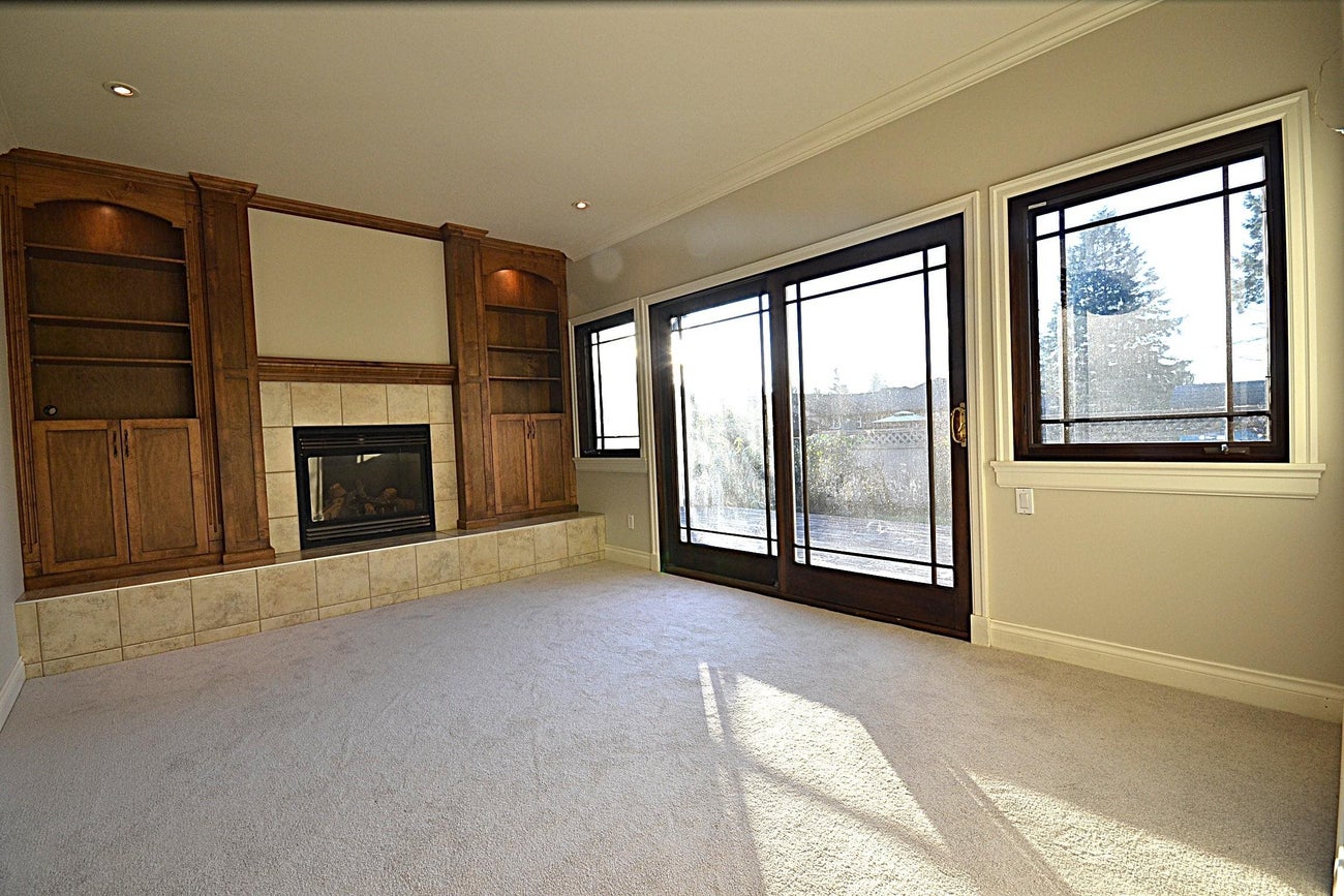 610 Robinson Street - Coquitlam West Single Family Residence for Sale, 6 Bedrooms (R3075266)# - 3