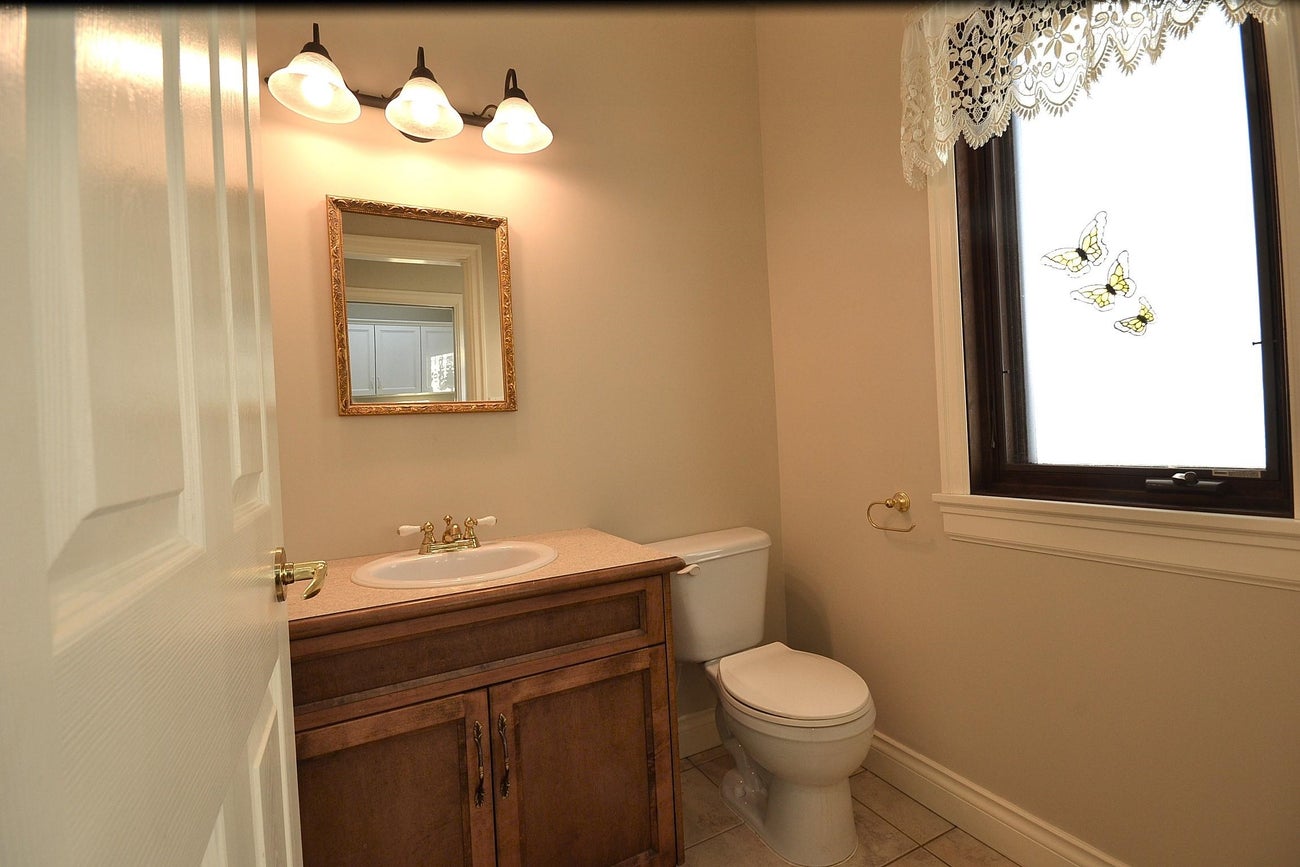 610 Robinson Street - Coquitlam West Single Family Residence for Sale, 6 Bedrooms (R3075266)# - 7