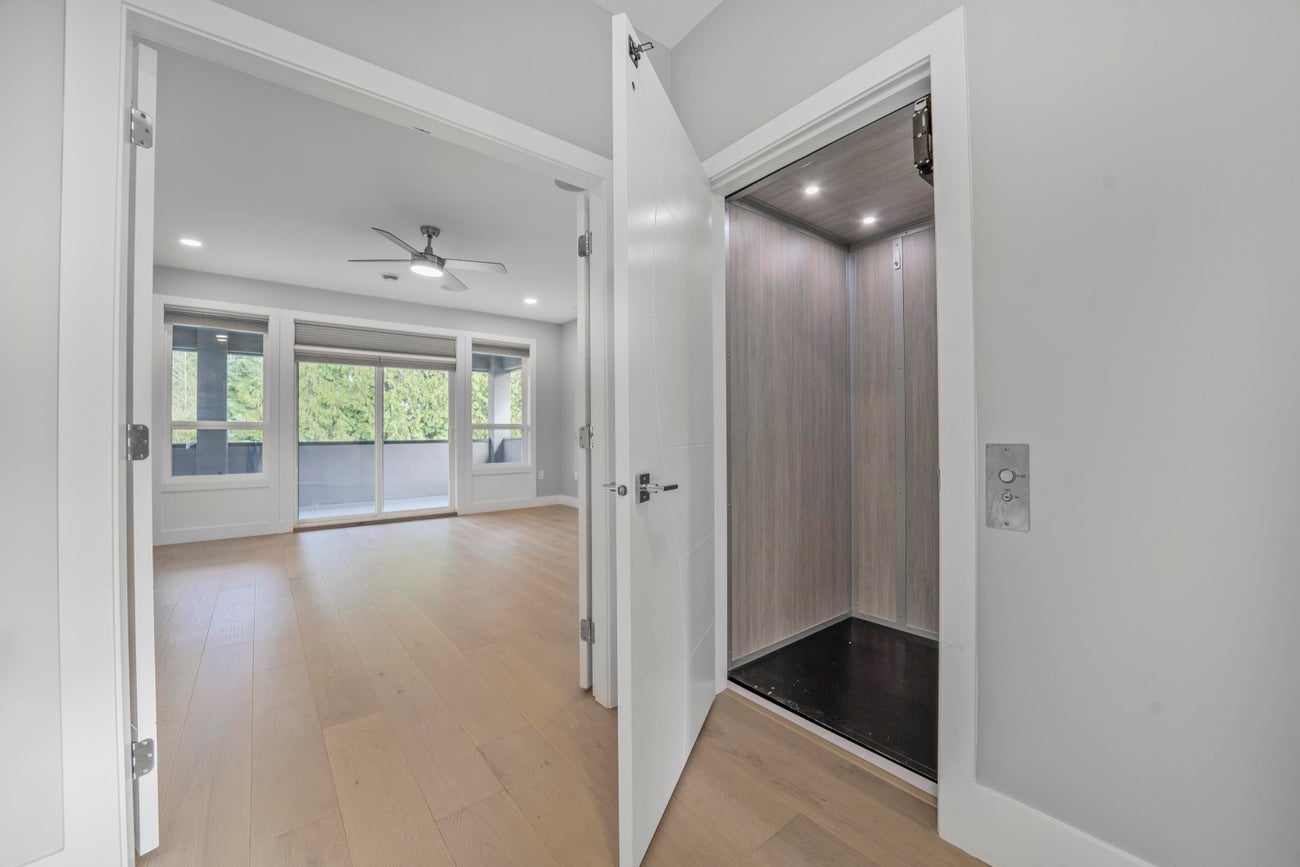 1211 Foster Avenue - Central Coquitlam Single Family Residence for Sale, 8 Bedrooms (R3075549)# - 13