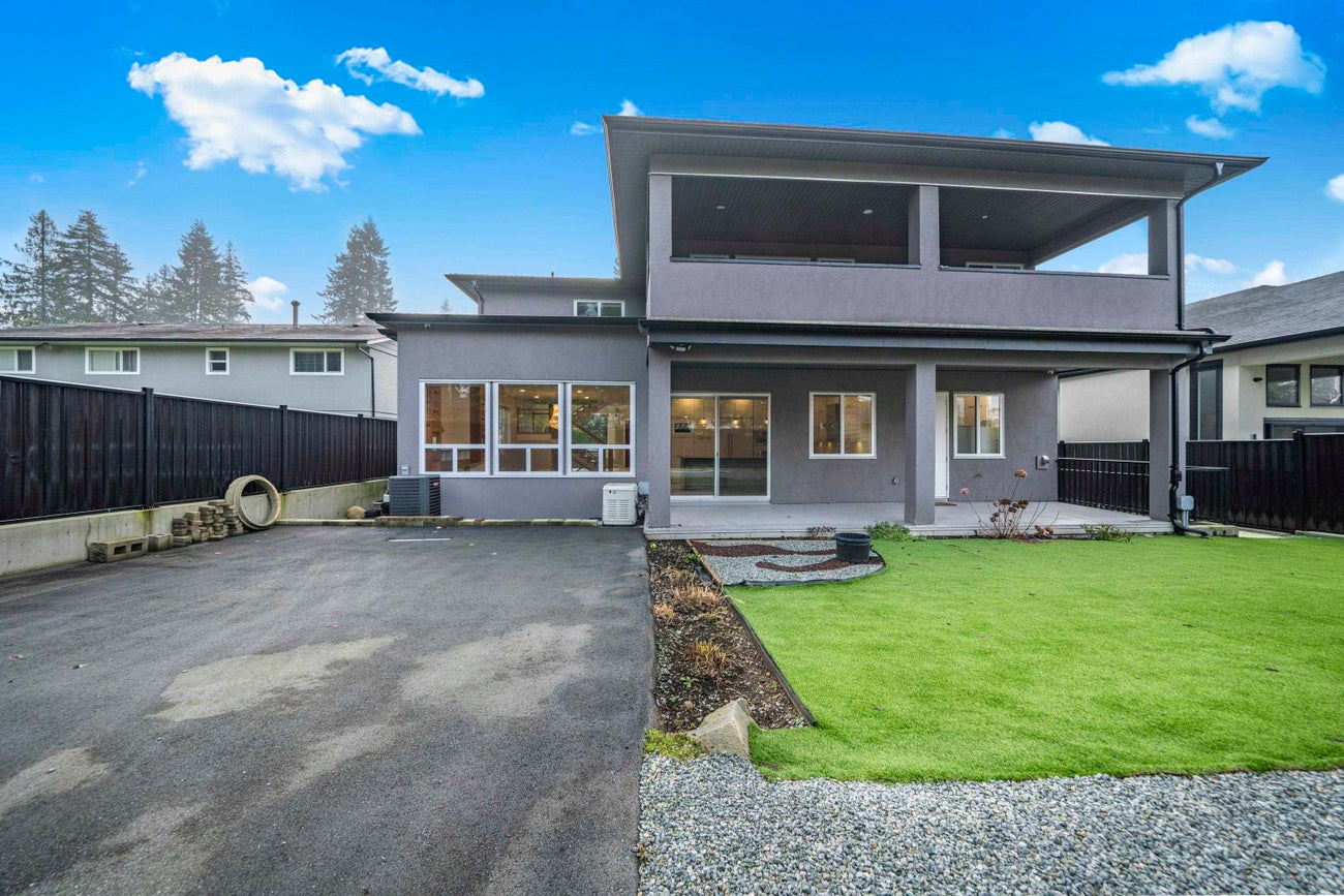 1211 Foster Avenue - Central Coquitlam Single Family Residence for Sale, 7 Bedrooms (R3075549)# - 15