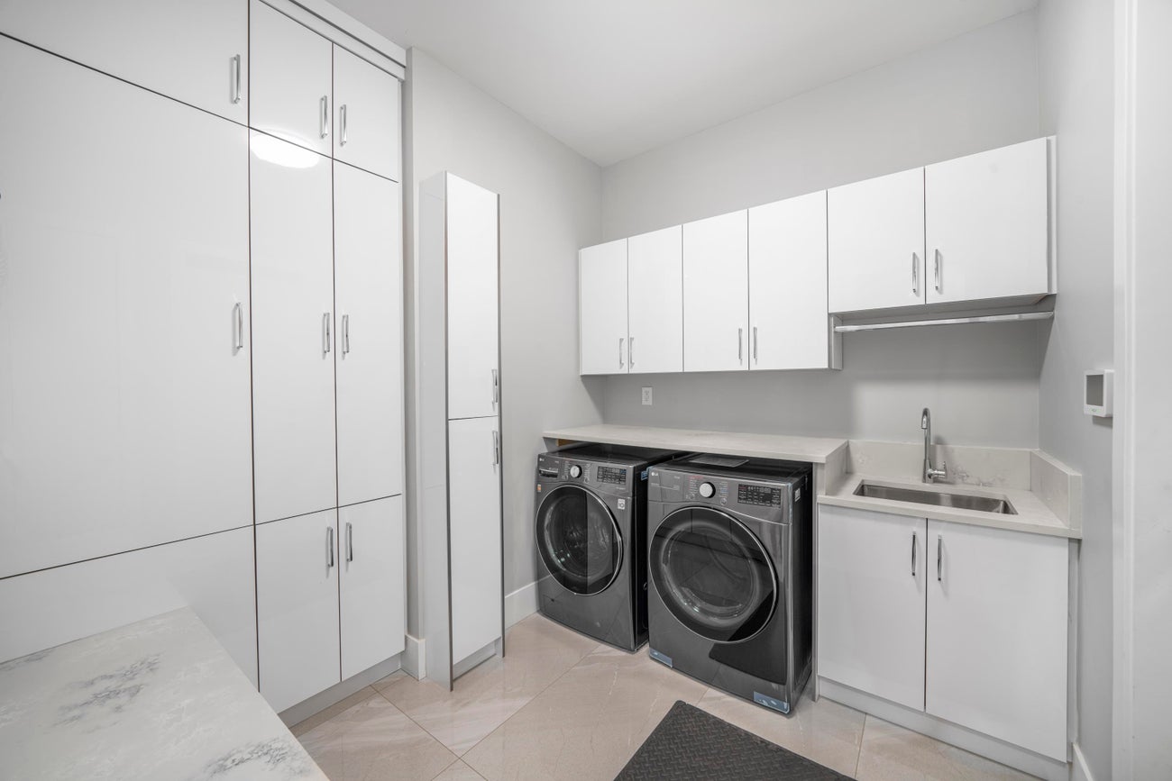 1211 Foster Avenue - Central Coquitlam Single Family Residence for Sale, 7 Bedrooms (R3075549)# - 19