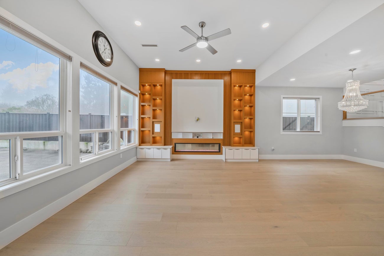 1211 Foster Avenue - Central Coquitlam Single Family Residence for Sale, 8 Bedrooms (R3075549)# - 21