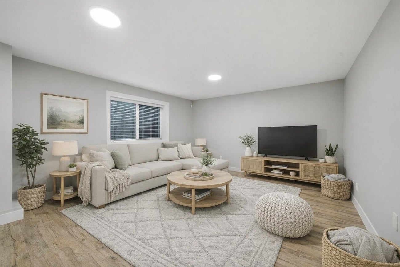 1211 Foster Avenue - Central Coquitlam Single Family Residence for Sale, 8 Bedrooms (R3075549)# - 26