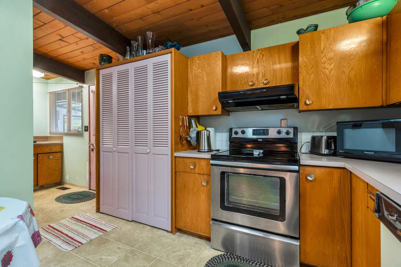 1639 Eden Avenue - Central Coquitlam Single Family Residence for Sale, 3 Bedrooms (R3075567)# - 27