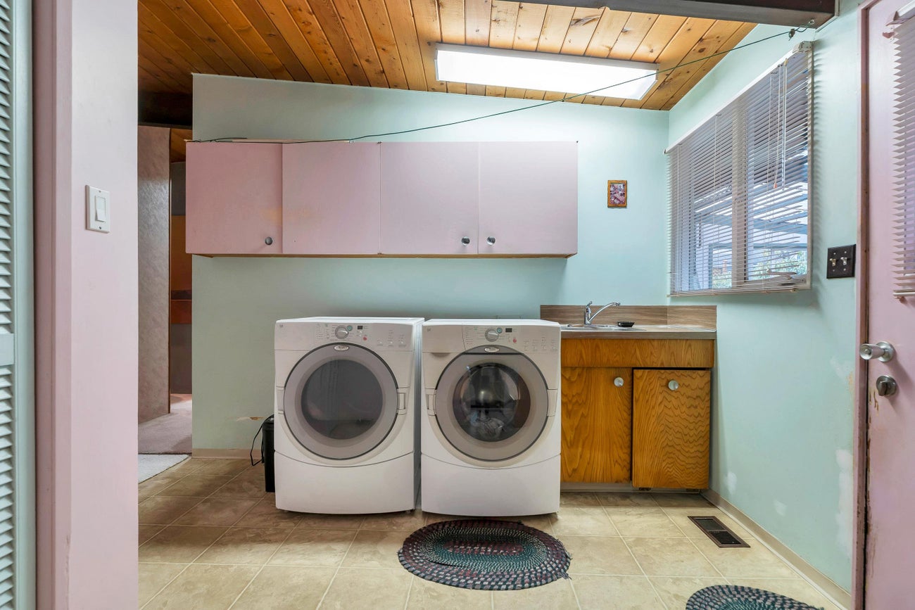 1639 Eden Avenue - Central Coquitlam Single Family Residence for Sale, 3 Bedrooms (R3075567)# - 28