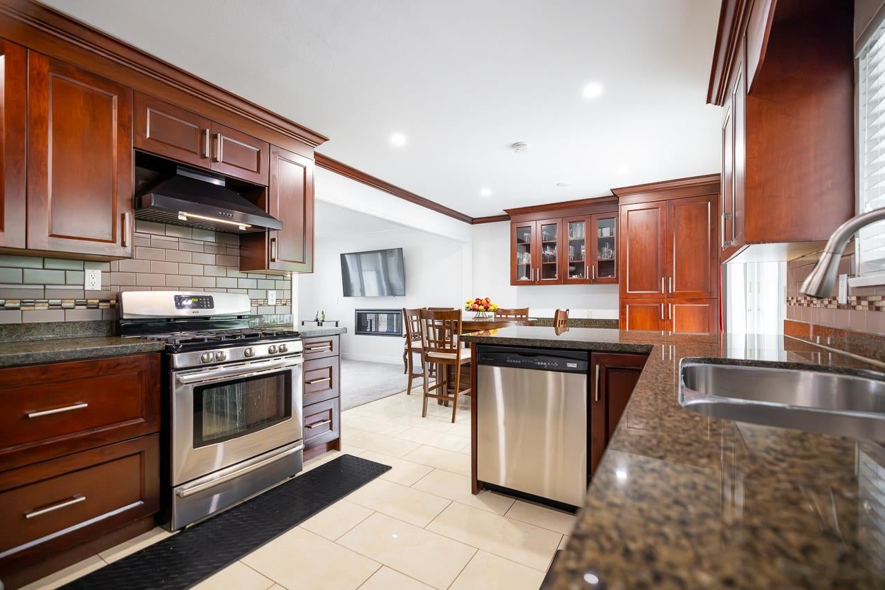 432 Riverview Crescent - Coquitlam East Single Family Residence for Sale, 6 Bedrooms (R3075793)# - 6