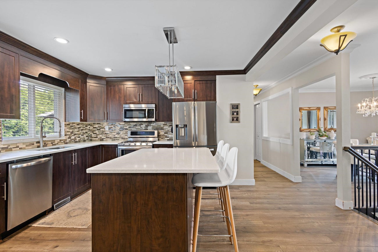 629 Thompson Avenue - Coquitlam West Single Family Residence for Sale, 6 Bedrooms (R3075858)# - 11