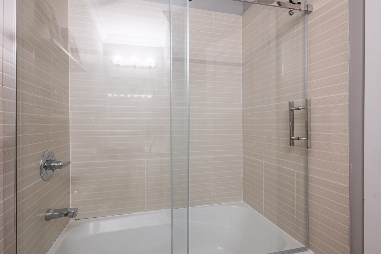 629 Thompson Avenue - Coquitlam West Single Family Residence for Sale, 6 Bedrooms (R3075858)# - 20