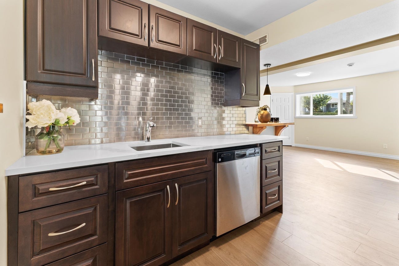 1119 Sprice Avenue - Central Coquitlam Single Family Residence for Sale, 5 Bedrooms (R3077483)# - 14