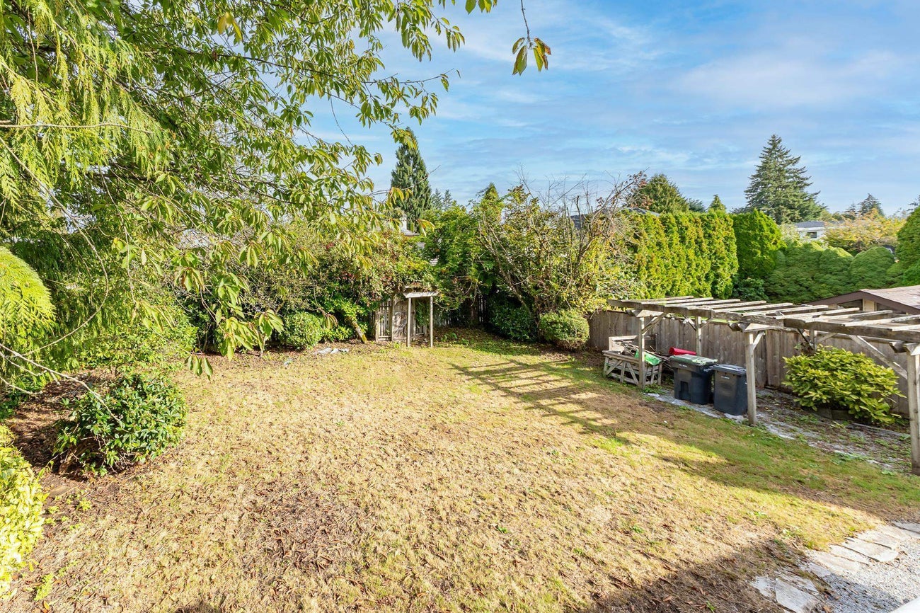 1119 Sprice Avenue - Central Coquitlam Single Family Residence for Sale, 5 Bedrooms (R3077483)# - 27