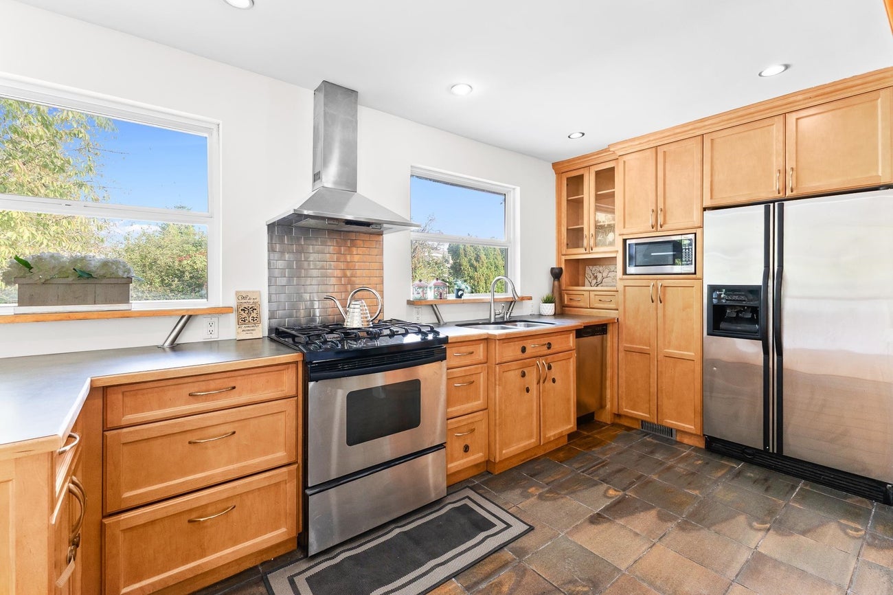 1119 Sprice Avenue - Central Coquitlam Single Family Residence for Sale, 5 Bedrooms (R3077483)# - 2