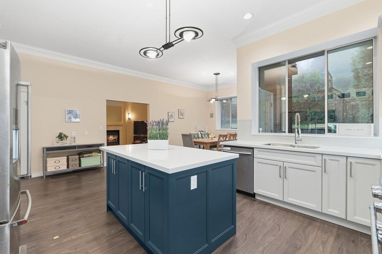 305 Sorrento Place - Coquitlam East single-family-residence for Sale, 5 Bedrooms (R3078508)# - 11