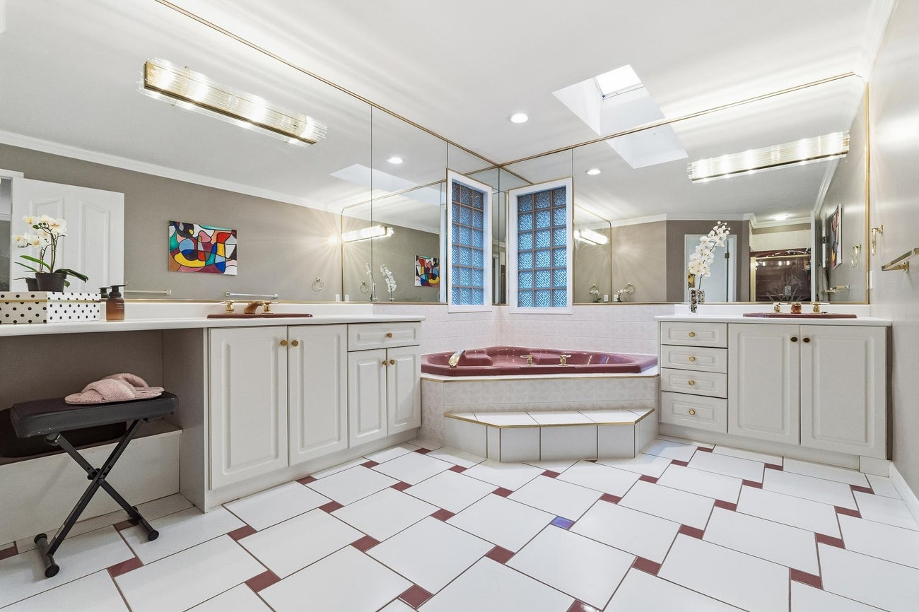 305 Sorrento Place - Coquitlam East single-family-residence for Sale, 5 Bedrooms (R3078508)# - 22