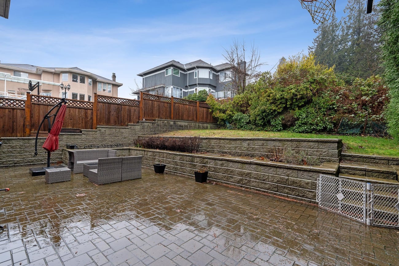 305 Sorrento Place - Coquitlam East single-family-residence for Sale, 5 Bedrooms (R3078508)# - 35